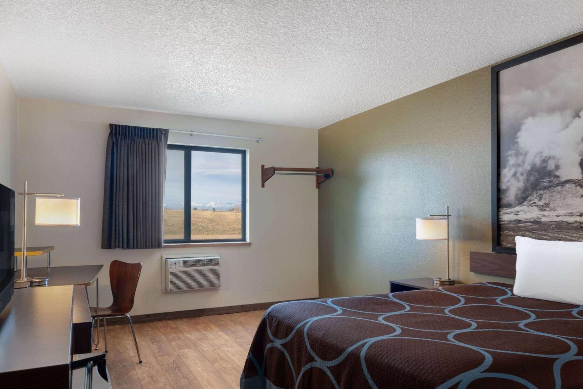 Super 8 By Wyndham Yellowstone