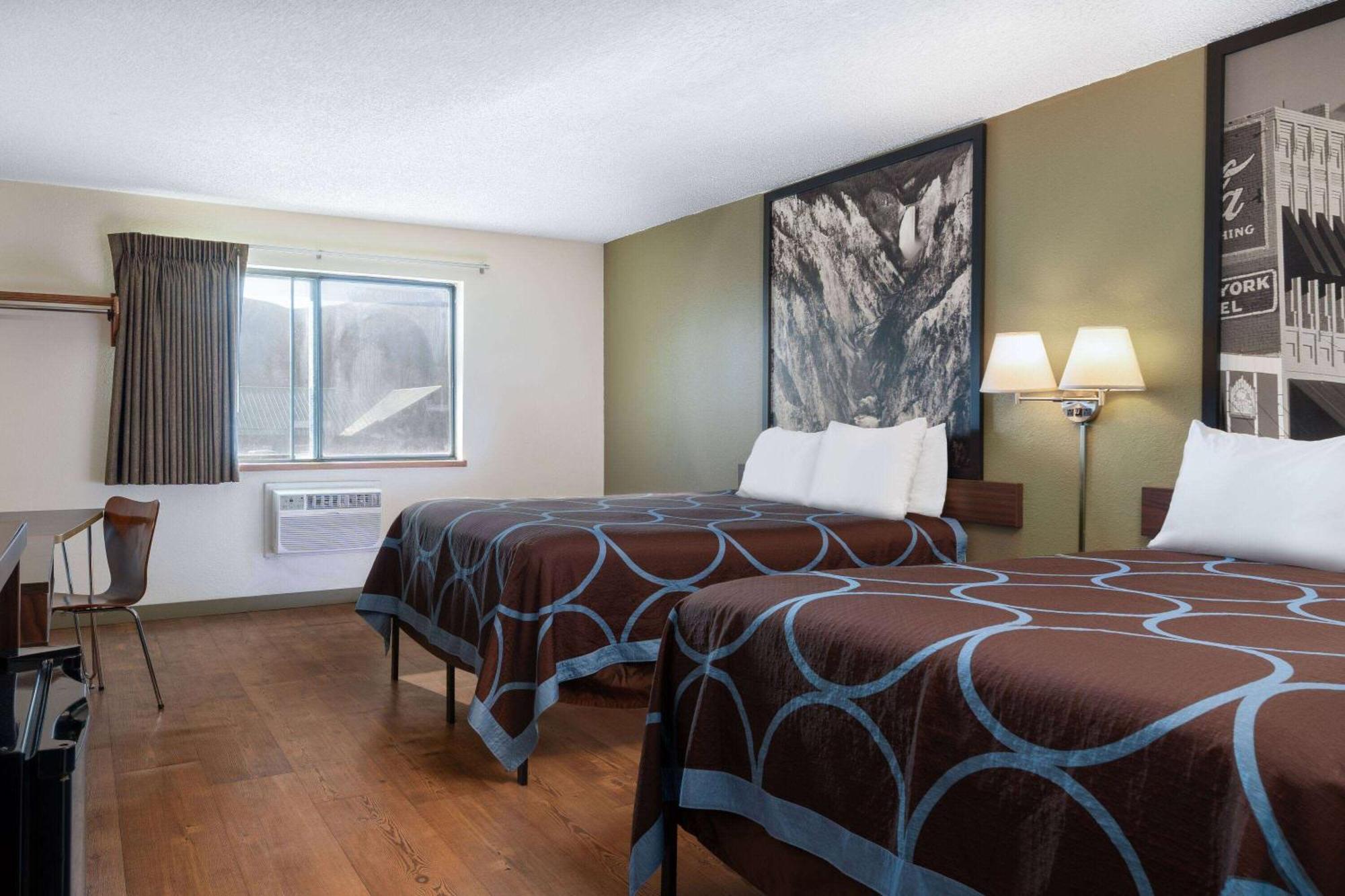 Super 8 By Wyndham Yellowstone